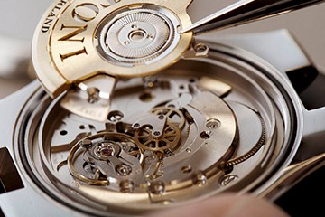 更换天津劳力士表电池